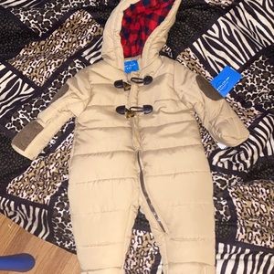 Perry Ellis Snowsuit for babies.